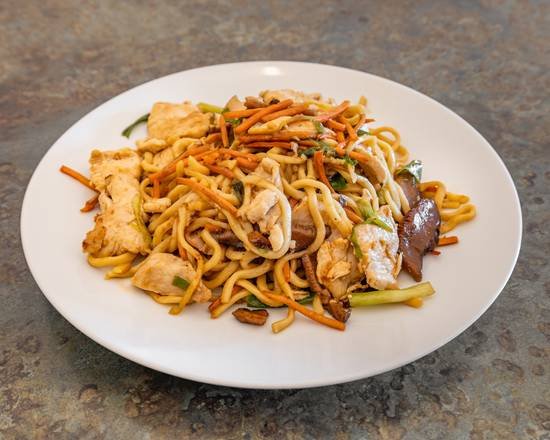 Chow mein stir-fried noodles with vegetables