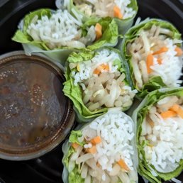 Fresh spring rolls with noodles and veggies