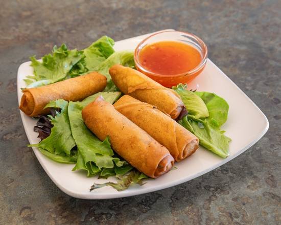 Fresh spring rolls with noodles, shrimp, or tofu
